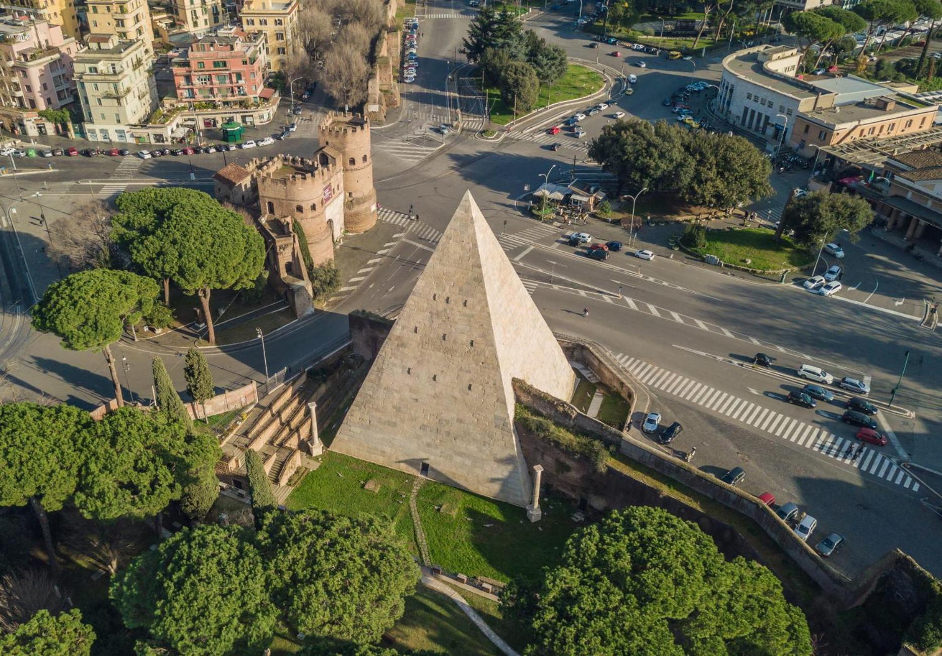 Piramide Deluxe Apartment Ρώμη Εξωτερικό φωτογραφία